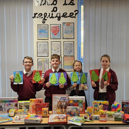 Students from Copley Primary School donating Christmas gifts and making homemade Christmas cards.